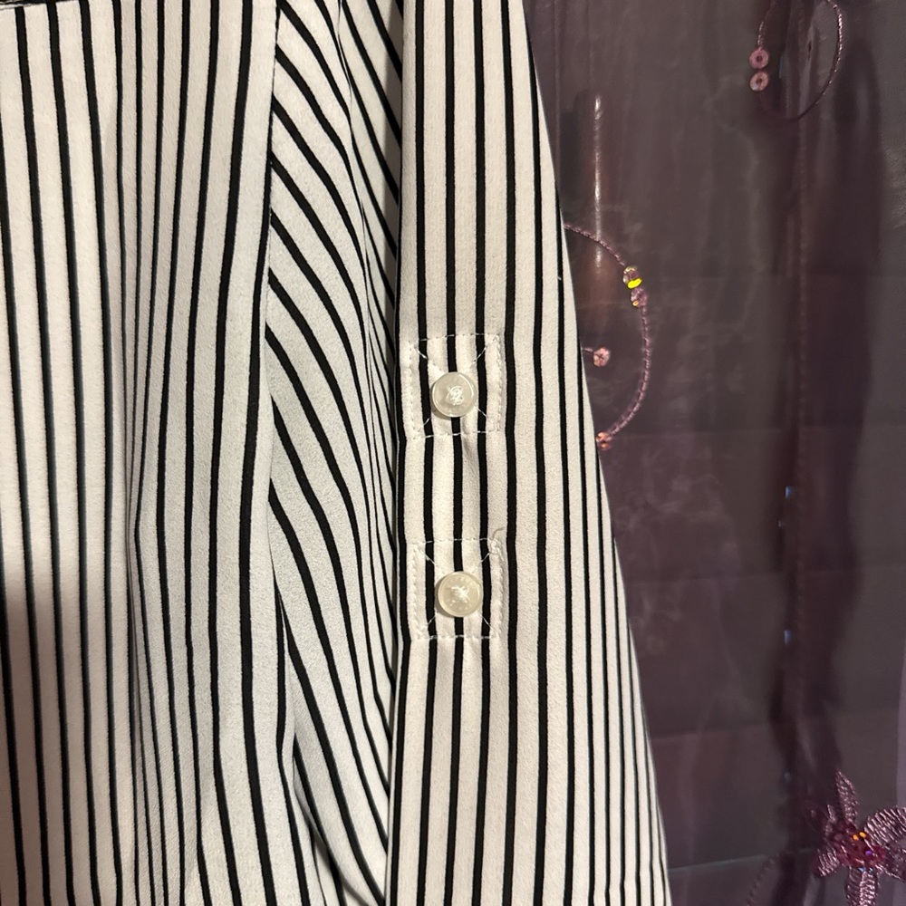 express striped button down blouse - Picture 4 of 6